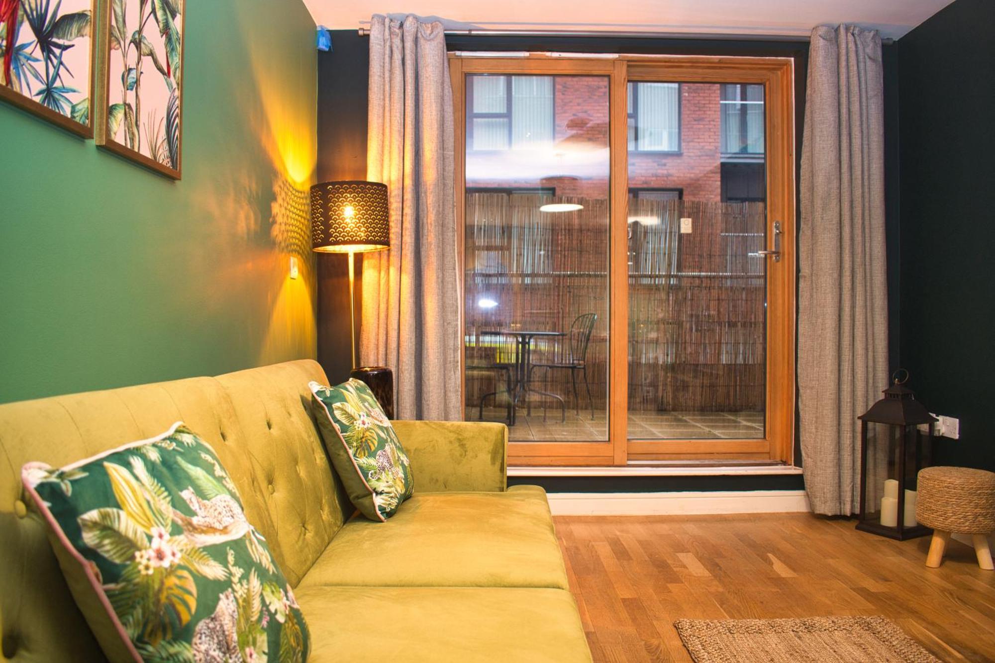 Spacious City Centre Apt - Free Parking - Ao Arena Manchester Exterior photo